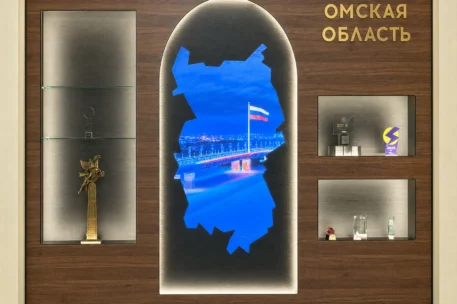 LED-экран в интерьере администрации Омской области