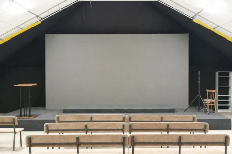 Монтаж прокатного LED-экрана 6×3 в Майкопе
